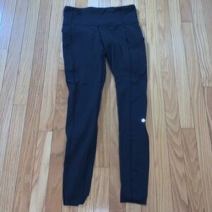 Lululemon Fast and Free size 8. 25”.  Black in excellent condition